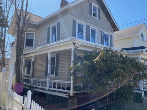 311 Grand Ave, Hackettstown, NJ 07840-2132