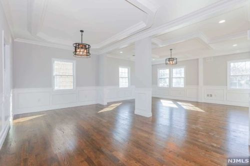 25 Margaret Ct, Dumont NJ  07628-2014 exterior