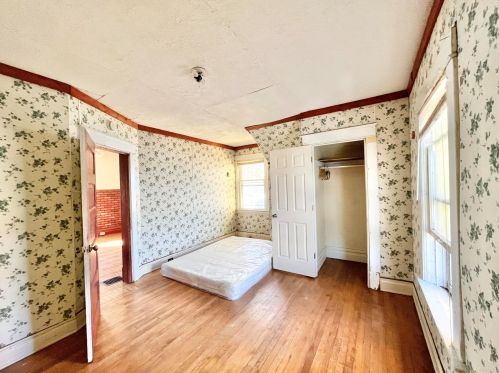 2260 Stafford Ave, Grand Rapids MI 49507-2351 exterior