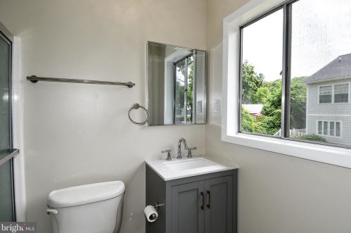 2879 Glenora Ln, Rockville MD 20850-3055 exterior