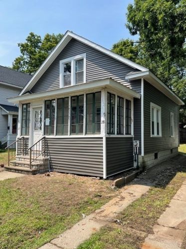 28 Highland St, Springfield MA  01106-1120 exterior