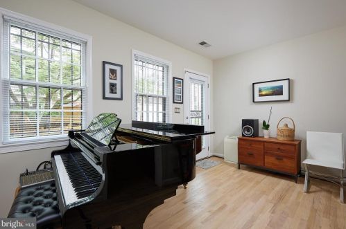 1908 New Hampshire Ave, Washington DC 20009-3310 exterior