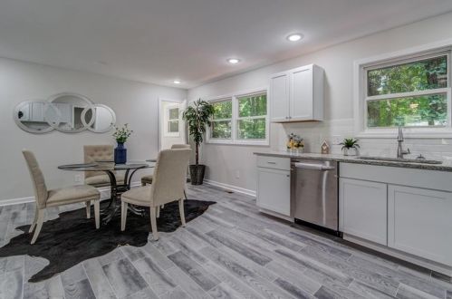 856 Harwell Rd, Atlanta GA  30318-5828 exterior