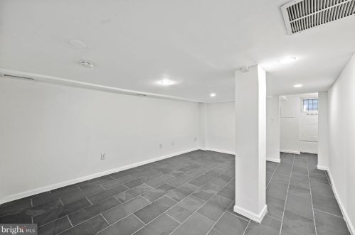 1423 Holbrook St, Washington DC 20002-2908 exterior