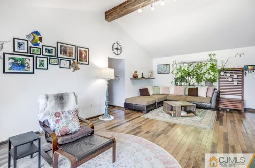 24 Duffie Pl, Piscataway, NJ 08854-2146