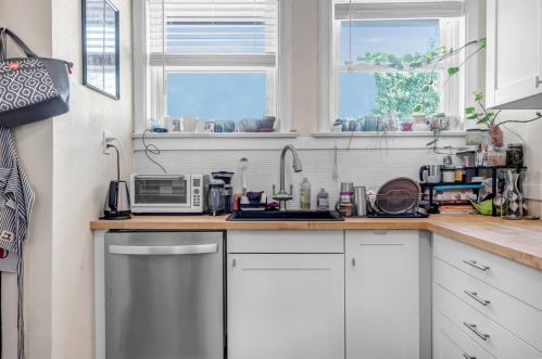 1129 Moorlands Dr, Saint Louis MO 63117-1527 exterior