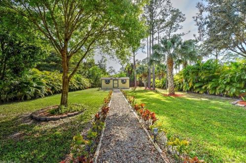 5680 Napa Wood Way, Naples FL 34116-3866 exterior