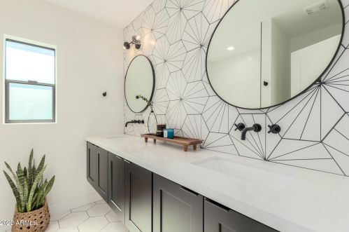 1253 Cambridge Ave, Phoenix AZ  85006-1102 exterior