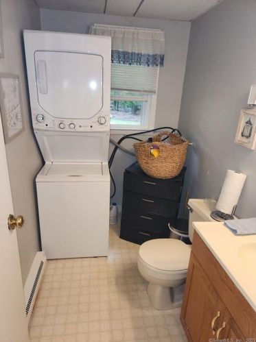 737 Burnham St, Hartford CT 06108-0010 exterior