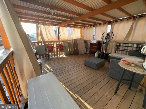 4748 2nd St, Philadelphia PA 19122-6125 exterior