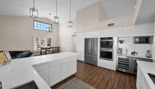 16012 10th St, Phoenix AZ  85022-3100 exterior