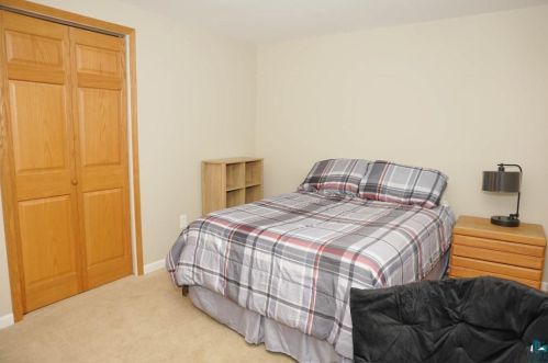 821 4 Ave, Duluth MN 55805-1305 exterior