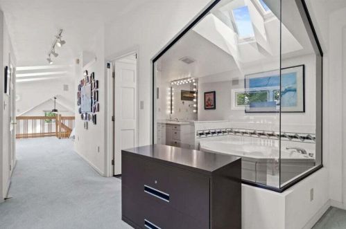 2044 Booth St, Milwaukee WI 53212-3406 exterior