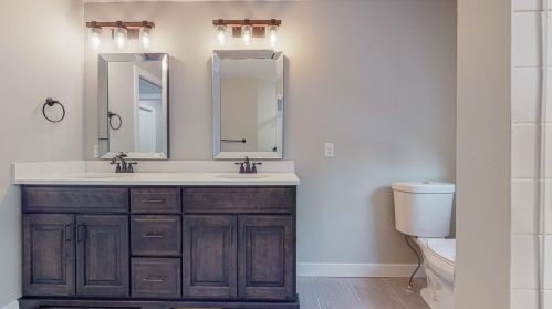 2501 Arc St, Saint Paul MN 55109-1918 exterior