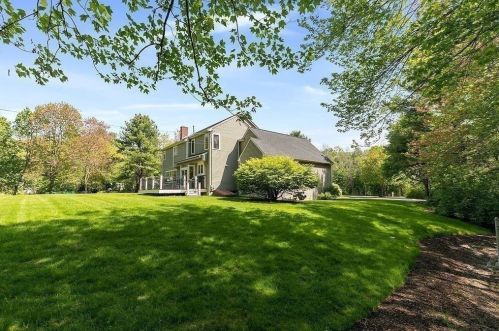 19 Candlestick Rd, North Andover, MA 01845-3235