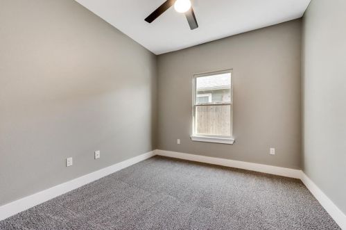 4547 Corregidor St, Dallas TX 75216-5015 exterior