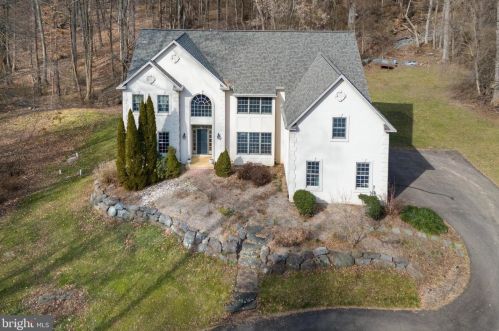 3181 Chestnut Hill Rd, Pottstown PA 19465-8560 exterior