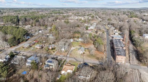 307 Cherry St, Oxford NC 27565-2803 exterior