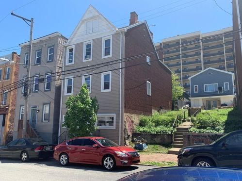 3206 Dobson St, Pittsburgh, PA 15219-6735