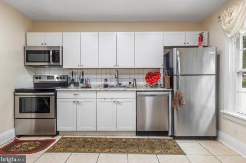 302 9 St, Chester PA 19013-1712 exterior