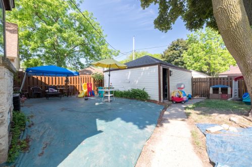 5518 Auer Ave, Milwaukee WI 53212-2107 exterior