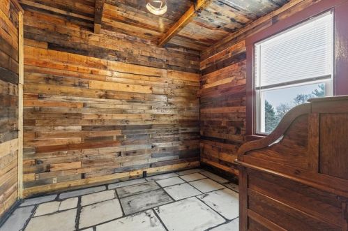 10 Amherst Ave, Pittsburgh PA 15229-1536 exterior