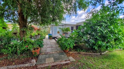 167 7 St, Naples FL 34102-6017 exterior