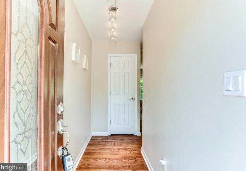 258 Burgess Ave, Alexandria VA  22305-1903 exterior