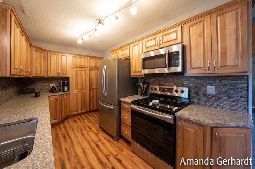 215 Mcconnell Ave, Meskegon MI 49445-2762 exterior