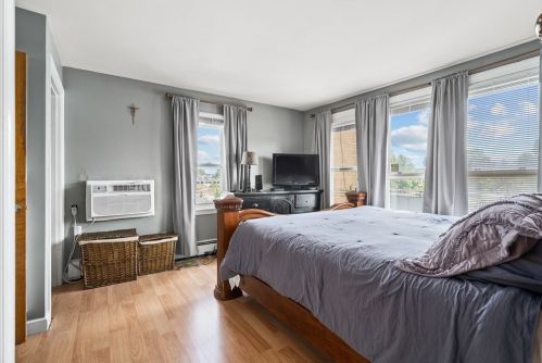 69 Silver Lake Ave, Newton MA 02458-1110 exterior