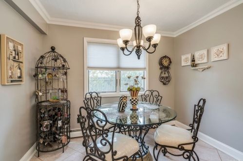 41 Florida Ave, Commack NY 11725-5116 exterior