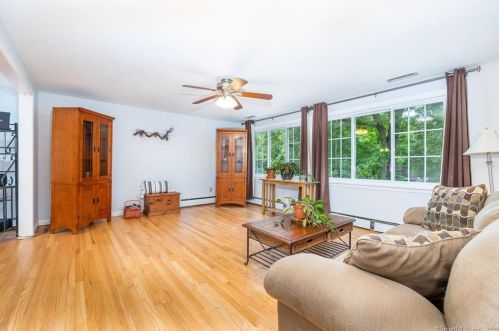 14 Loren Cir, Windsor CT 06095-1011 exterior