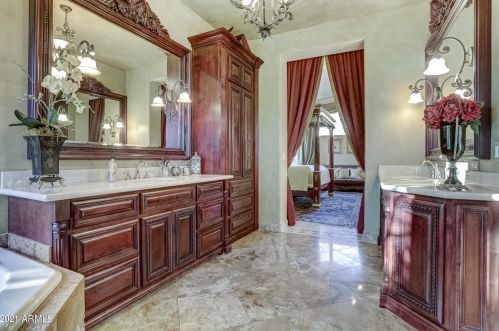 13841 Cyn Dr, Phoenix AZ 85016-2403 exterior