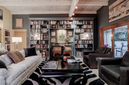 5326 26th St, Phoenix AZ 85050-1303 exterior