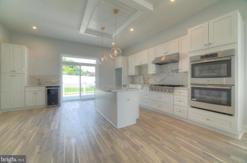 248 Fountain St, Philadelphia PA 19128-4508 exterior