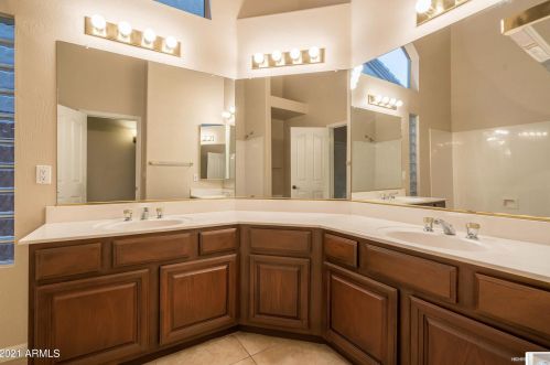 723 Amberwood Dr, Phoenix AZ  85045-0634 exterior