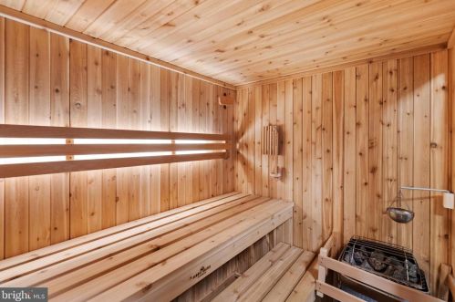 4815 15 St, Arlington VA 22205-2620 exterior