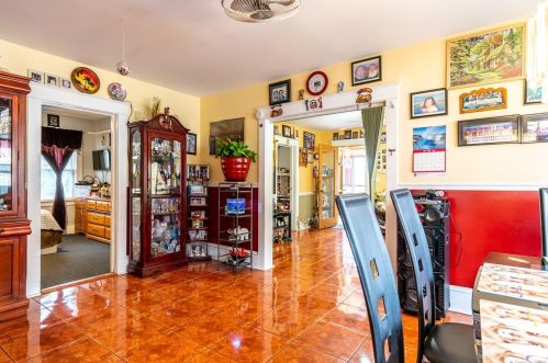 38 12 St, Huntington Station NY 11746-2403 exterior