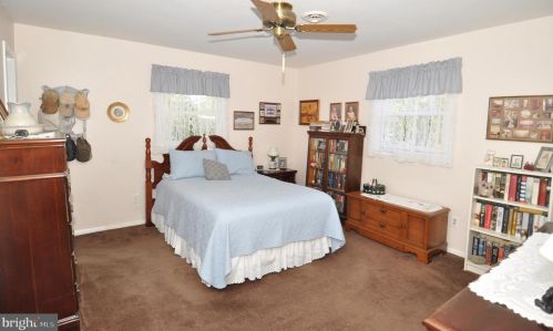 4 Hanover Dr, Cookstown NJ 08511-1005 exterior