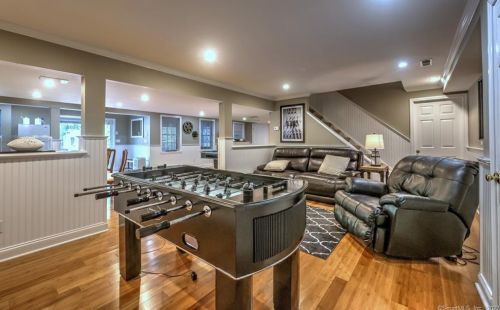 60 Milford Chase, Milford CT 06461-9124 exterior