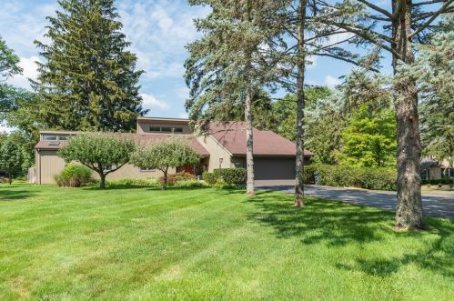 3228 Bronson Blvd, Kalamazoo, MI 49008-2924