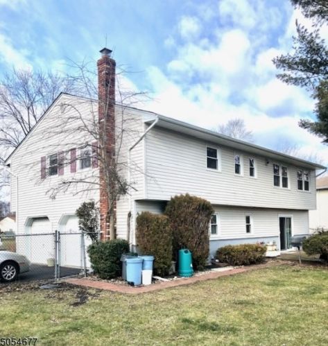 20 Arnold Dr, Parsippany NJ 07054-2240 exterior