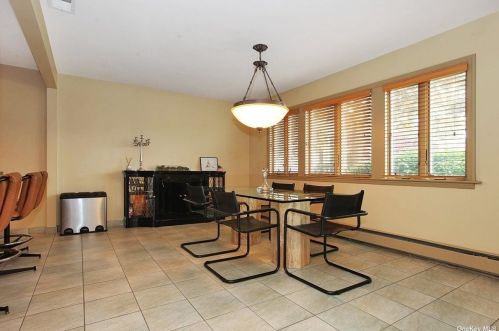 741 Park Ct, Valley Stream NY 11581-3507 exterior