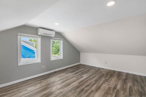 37 Commerce Ave, Killingly CT 06239-2804 exterior