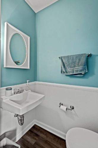 392 Newburn Dr, Pittsburgh PA exterior