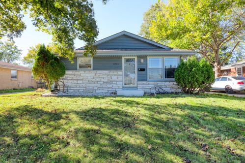 5701 89th St, Milwaukee, WI 53225-2810