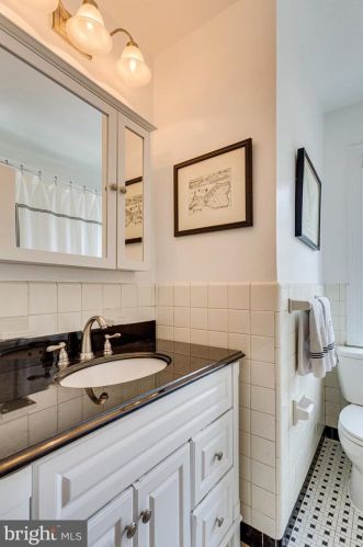 827 Royal St, Alexandria VA  22314-4340 exterior