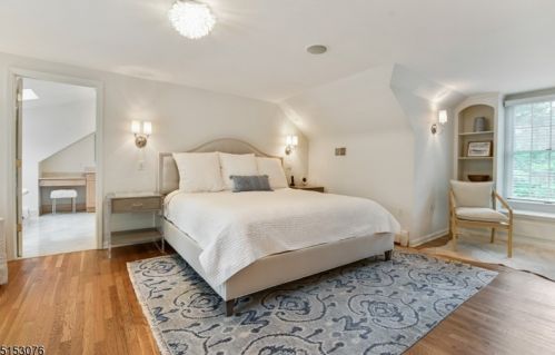 1 Crestwood Dr, Chatham Township NJ 07928-1720 exterior