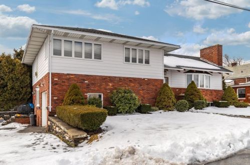 6 Amanola Ave, Worcester, MA 01604-2124