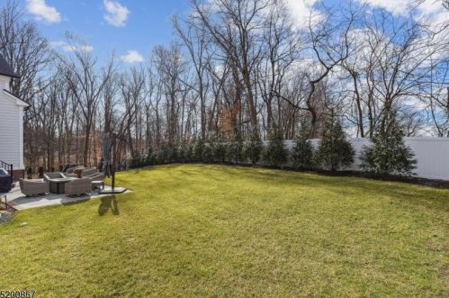 7 Dale Dr, Chatham Township NJ  07928-1661 exterior